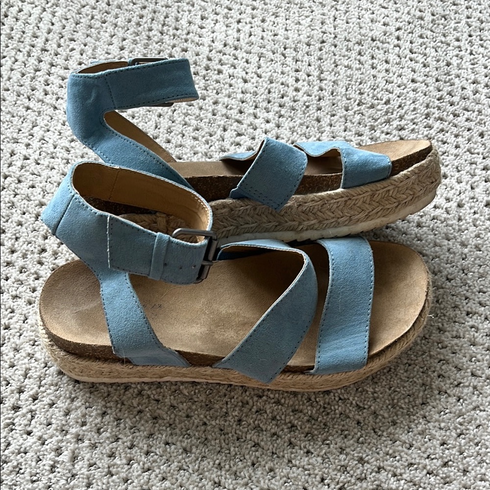 Universal Thread Blue Sandals